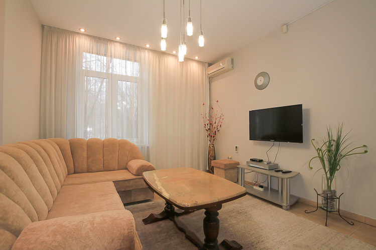 Apartament de închiriat pentru cupluri în Chișinău: 2 camere, 1 dormitor, 60 m²